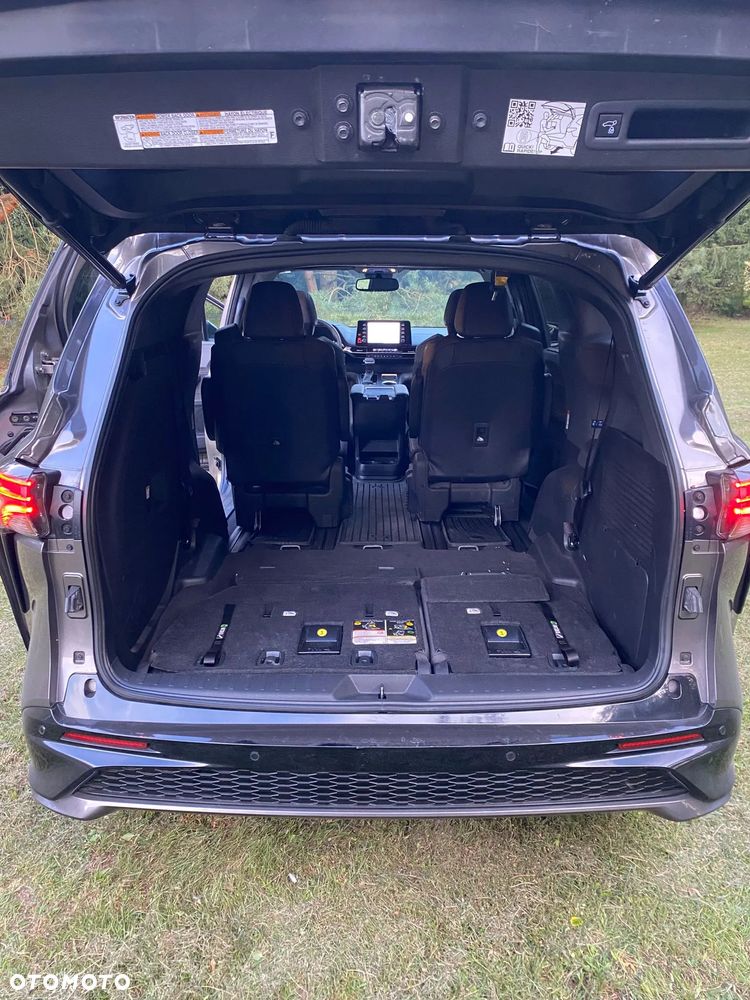 Toyota Sienna - 11