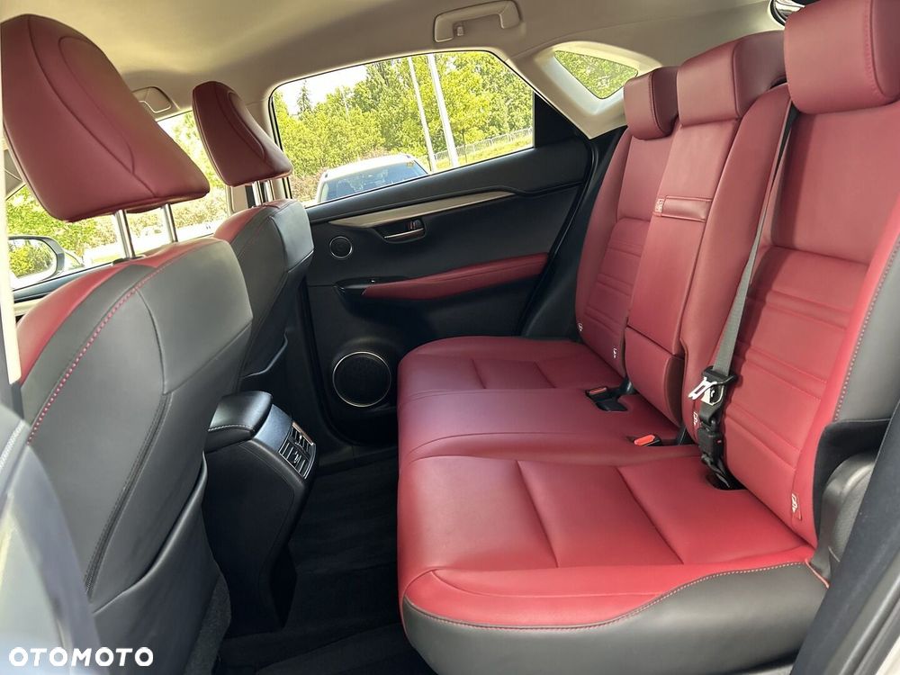 Lexus NX 300h F Impression AWD - 26