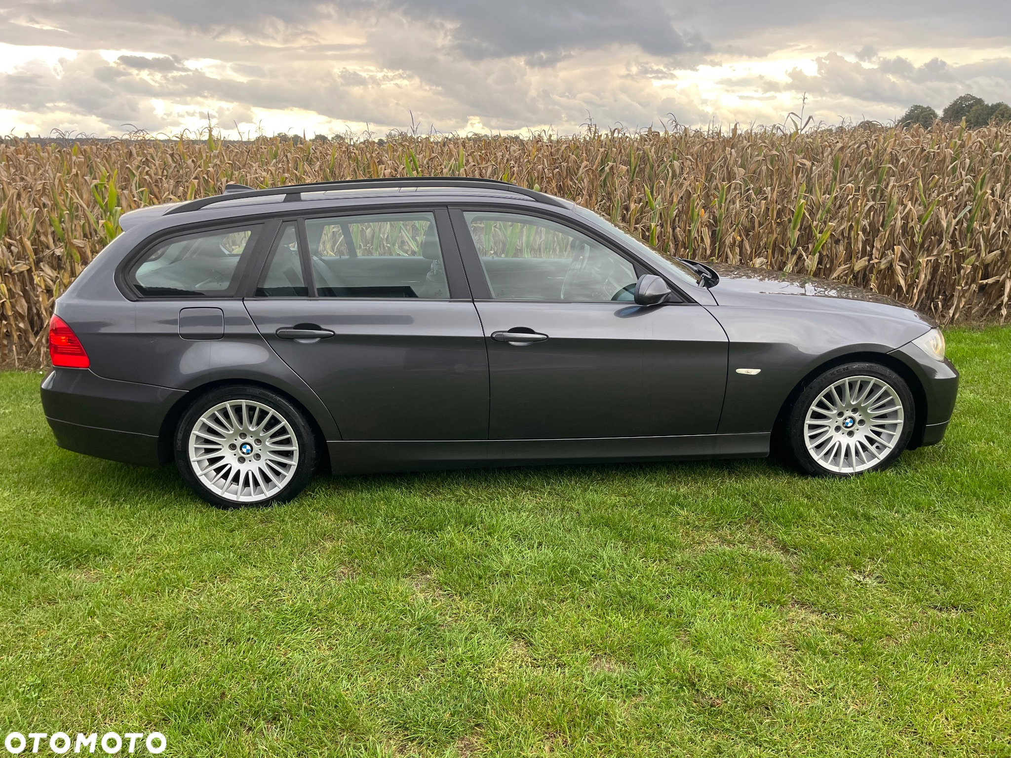 BMW Seria 3 318d DPF Touring - 29