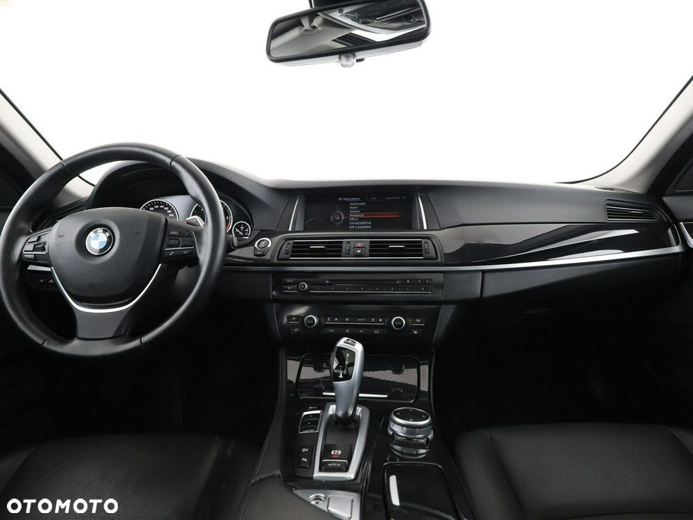 BMW Seria 5 520d xDrive - 16