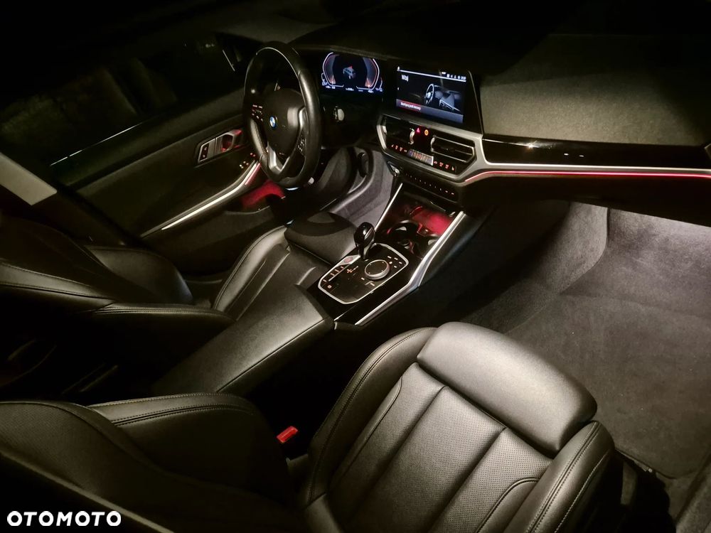 BMW Seria 3 320d MHEV Luxury Line - 36