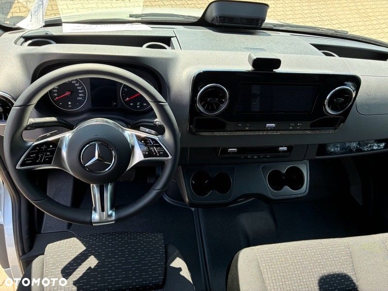 Mercedes-Benz SPRINTER 317 CDI FURGON PRO L2H2 - 10