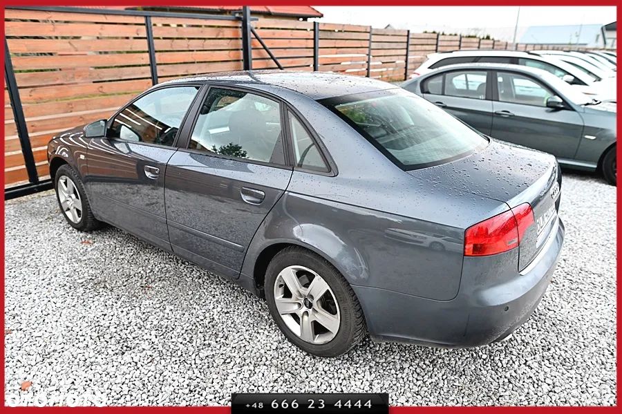 Audi A4 Limousine - 10