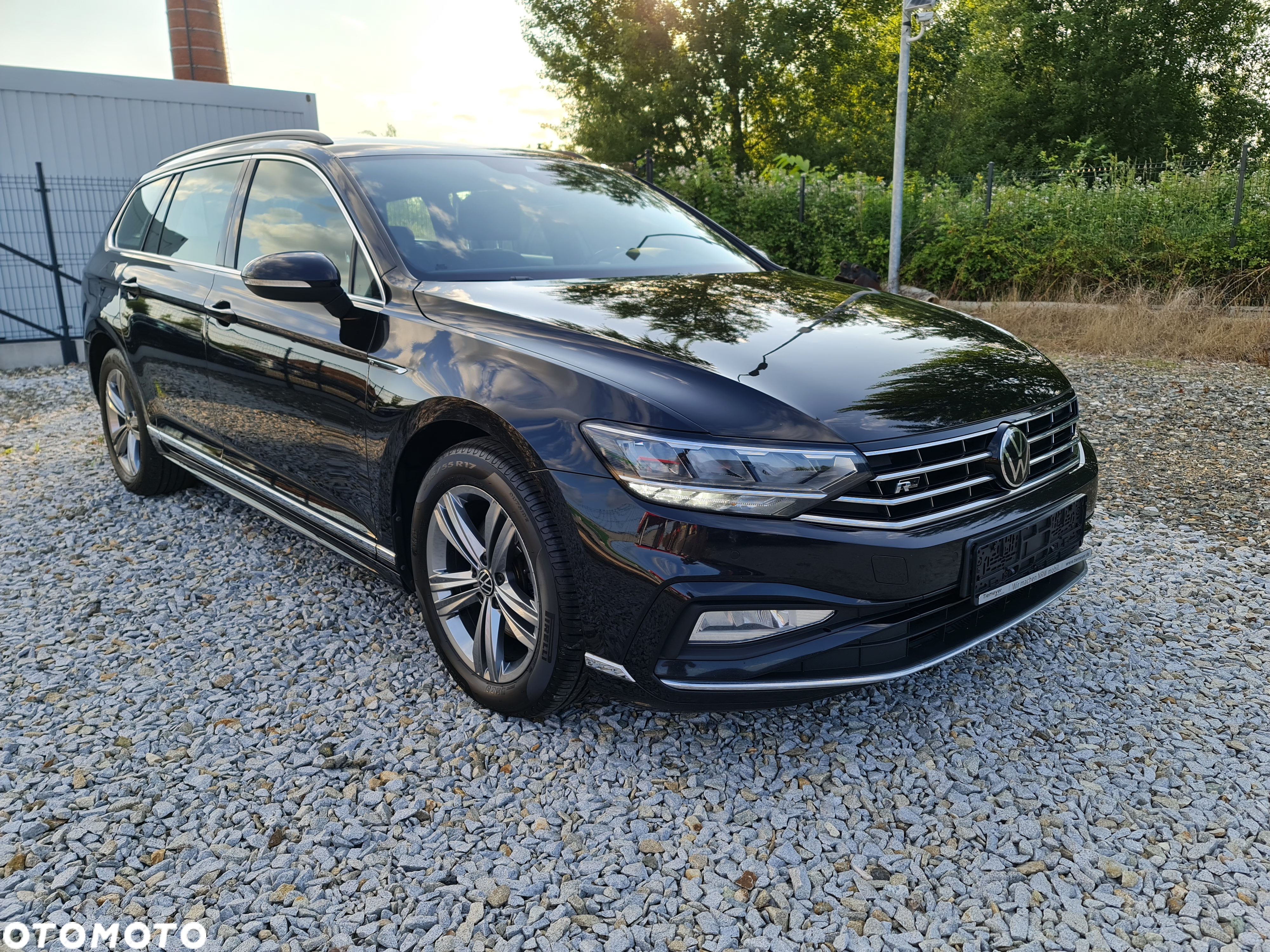 Volkswagen Passat Variant 2.0 TDI SCR DSG R-Line - 9