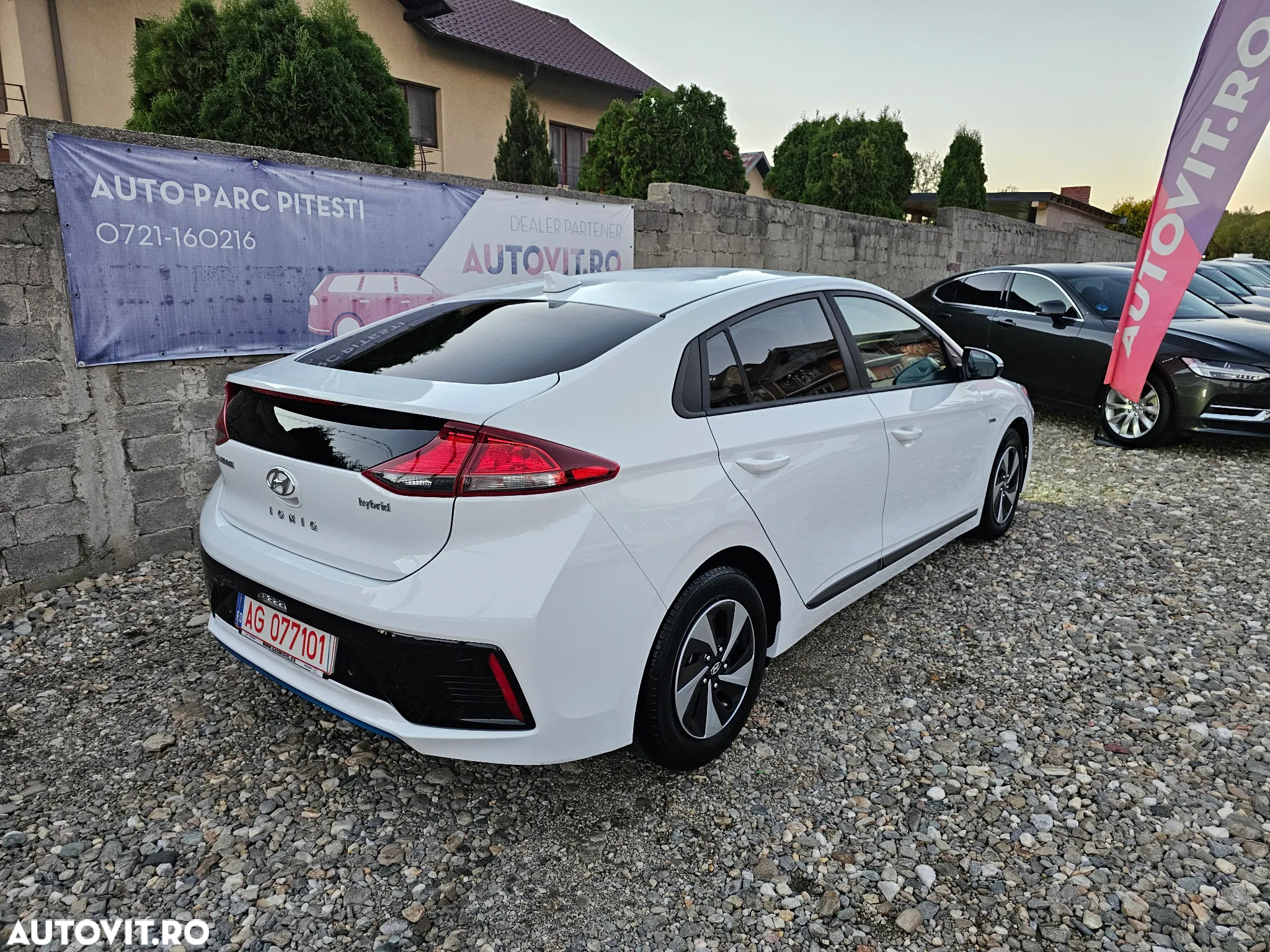 Hyundai IONIQ - 4