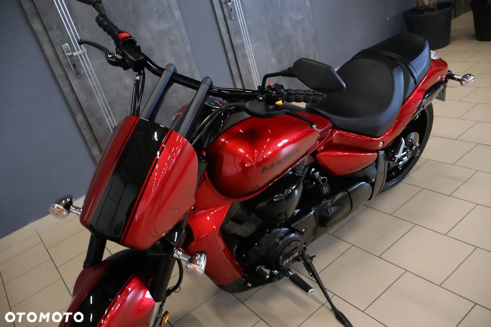 Suzuki Intruder - 25