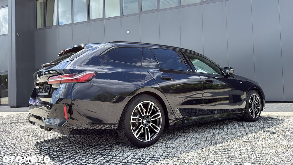 BMW Seria 5 520d xDrive - 17