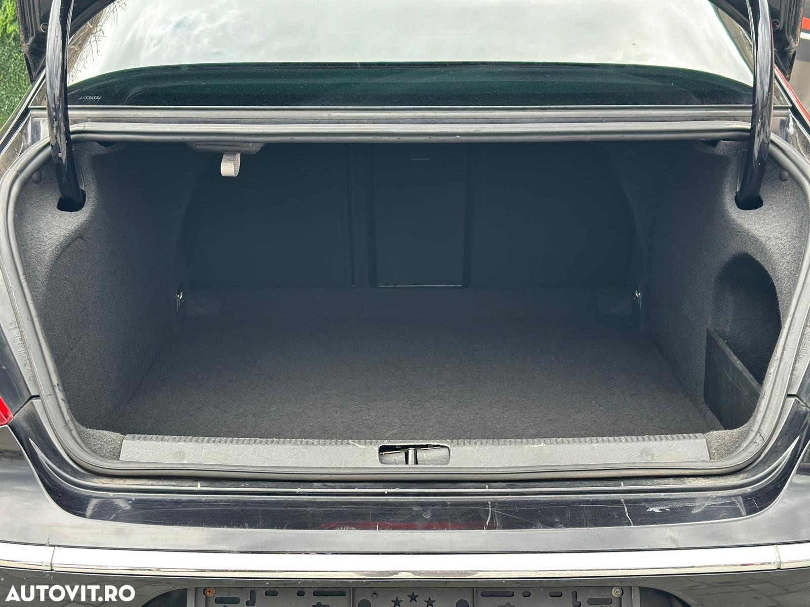 Volkswagen Passat CC 2.0 TDI - 13