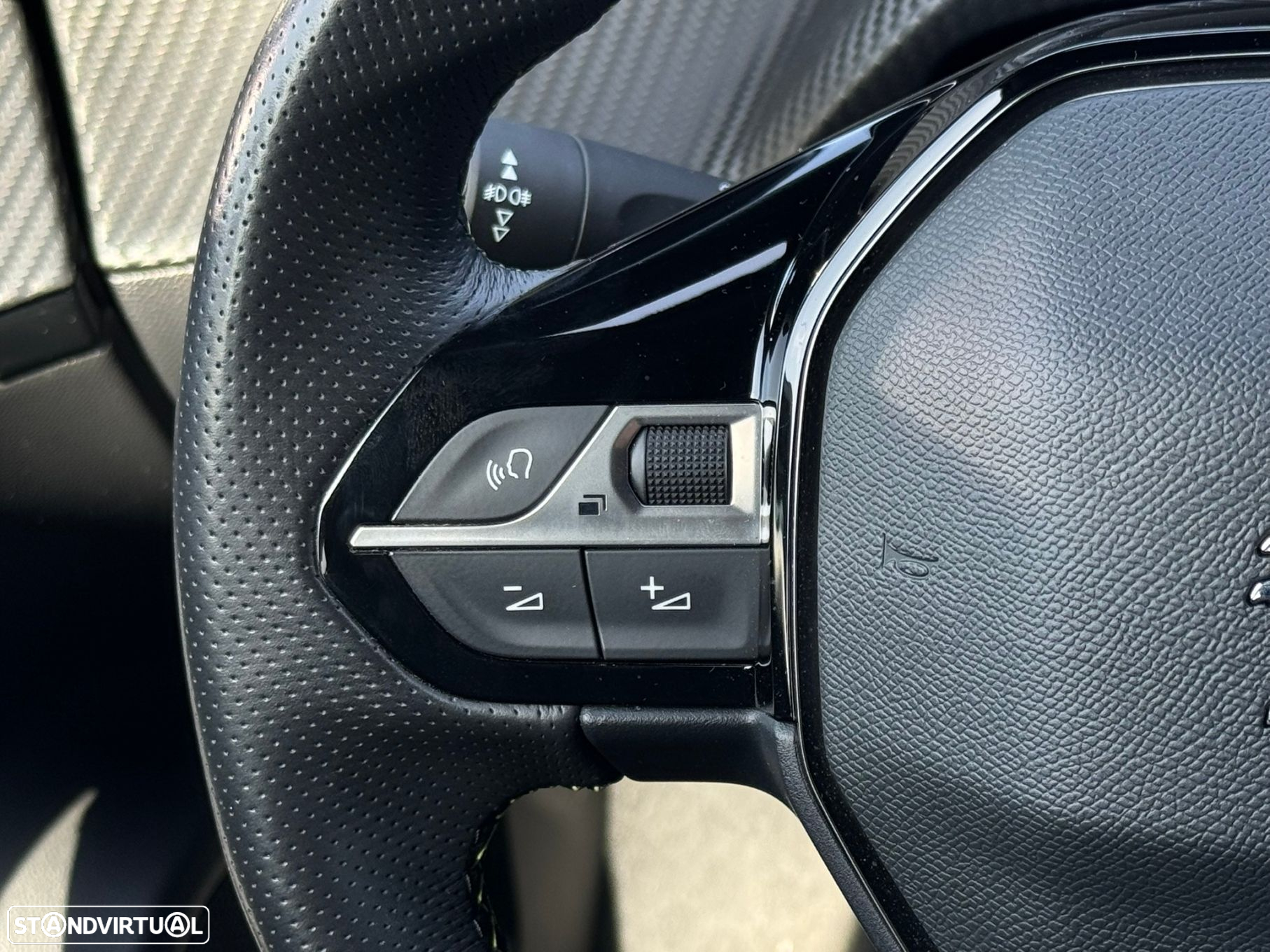 Peugeot e-2008 50 kWh GT - 34