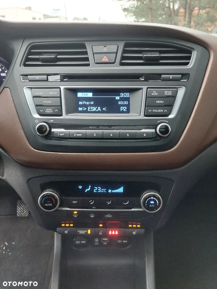 Hyundai i20 1.4 YES Gold - 19