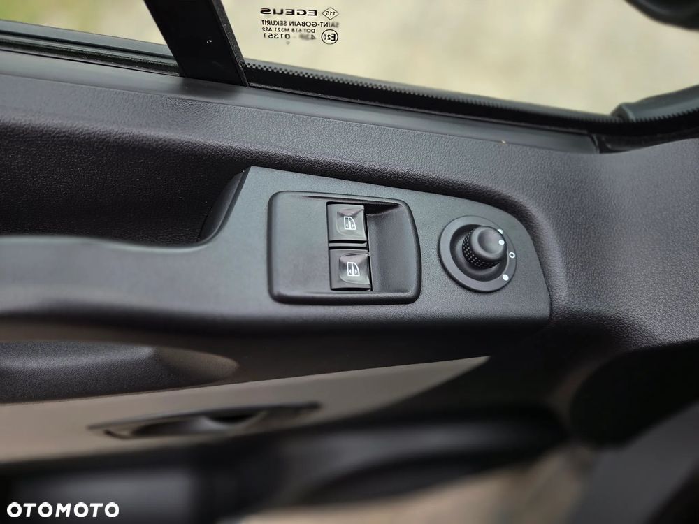 Renault Trafic - 12