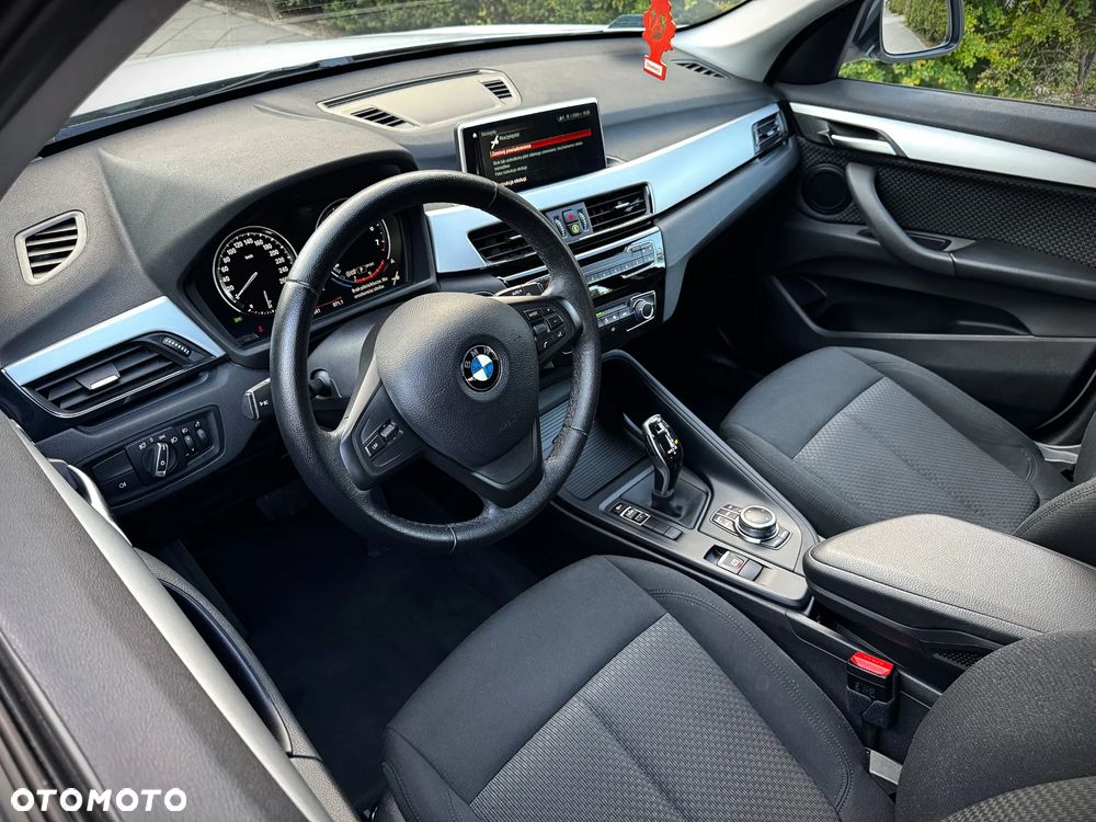 BMW X1 sDrive18i - 18
