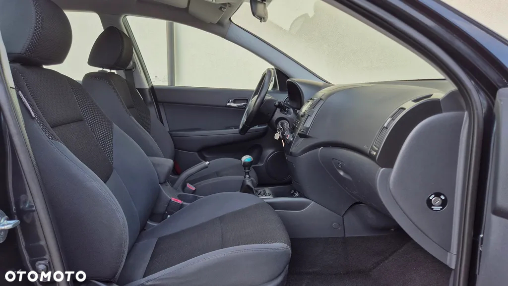 Hyundai i30 1.4 Comfort EU5 - 7