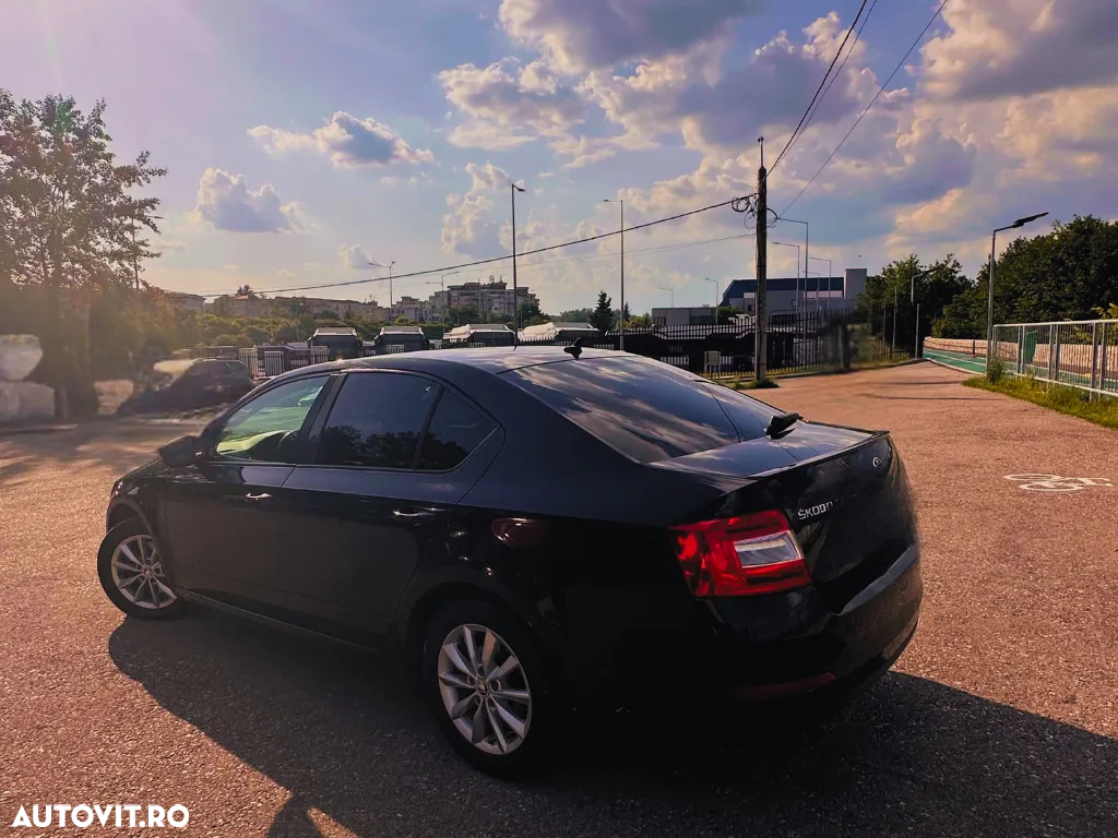 Skoda Octavia 2.0 TDI 4X4 ELEGANCE DSG - 3