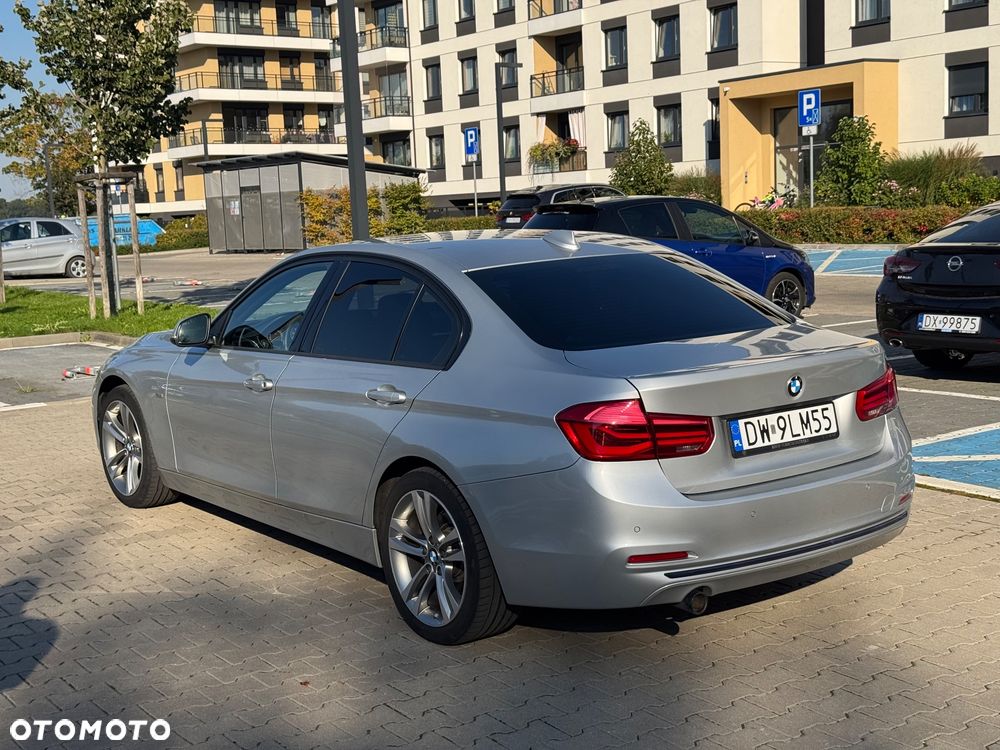 BMW Seria 3 318d Sport Line - 3