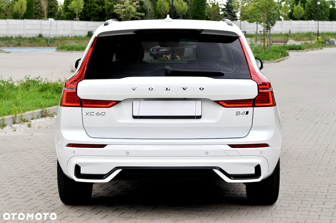 Volvo XC 60 B4 D AWD Plus Dark - 6