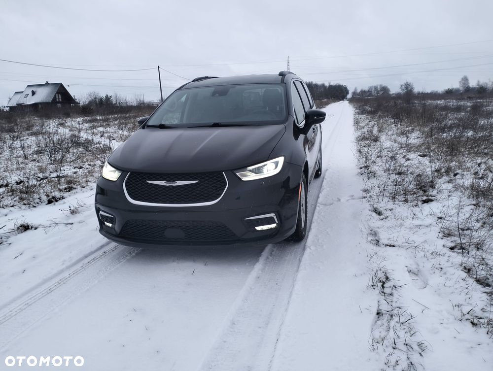 Chrysler Pacifica - 1