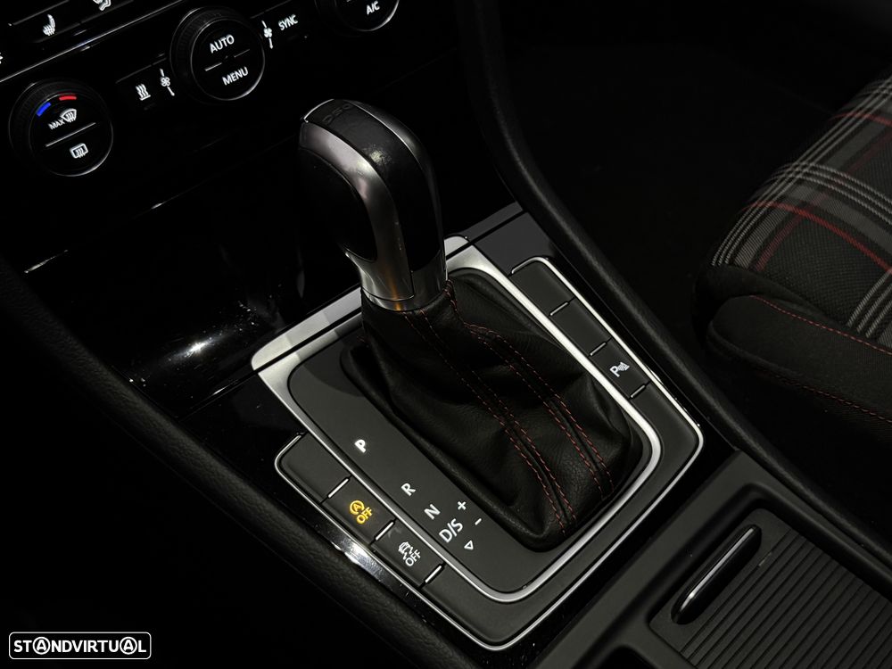 VW Golf GTI 2.0 TSI OPF DSG Performance - 19