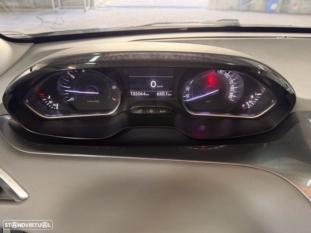 Peugeot 208 1.4 VTi Allure - 26