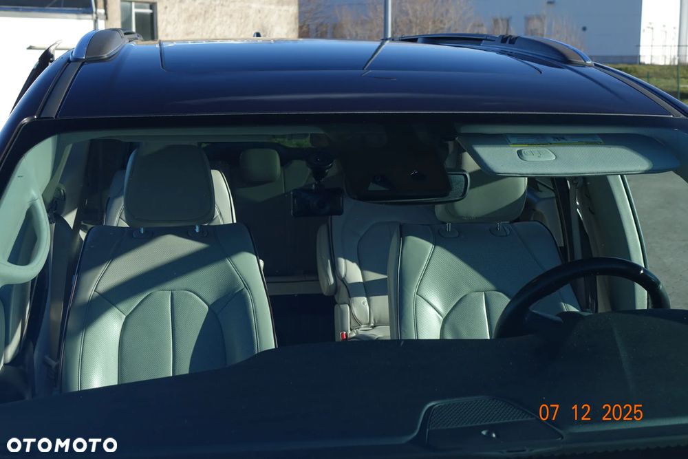 Chrysler Pacifica - 20