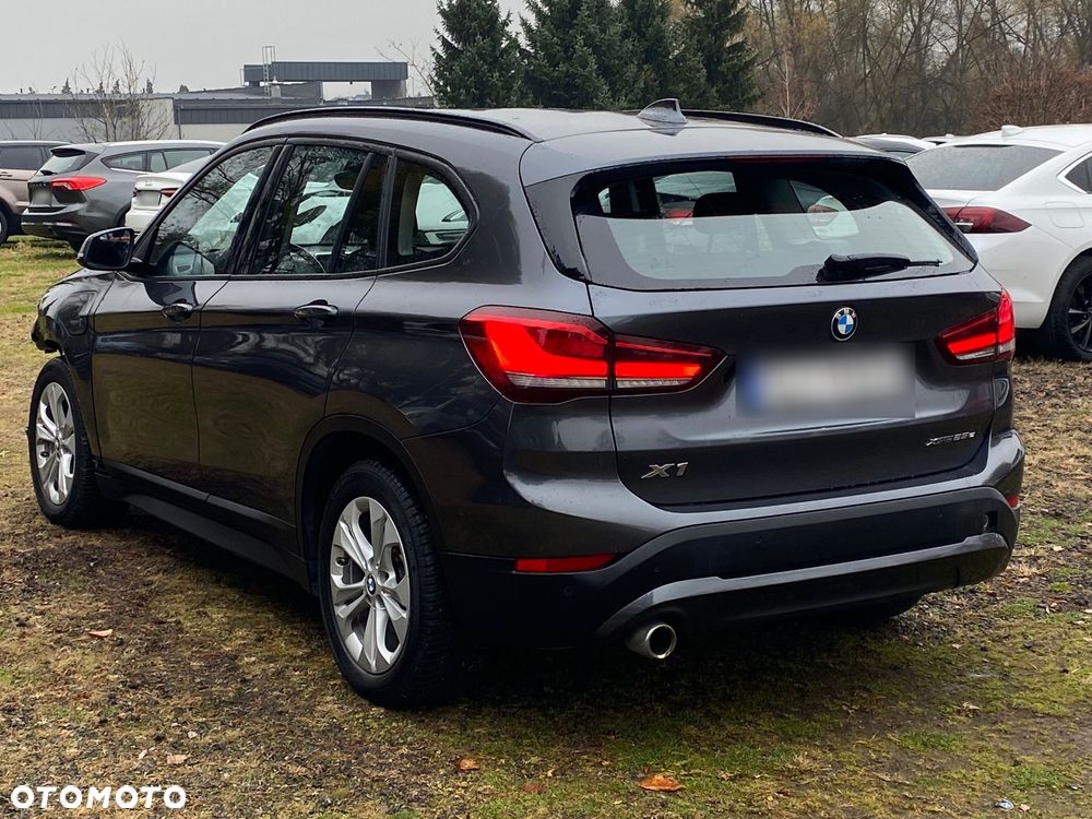 BMW X1 xDrive25e Business Edition - 4