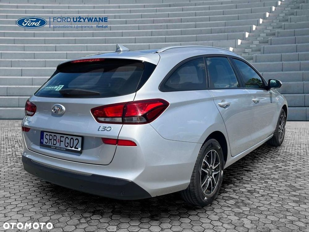 Hyundai i30 1.5 DPI Classic + - 5