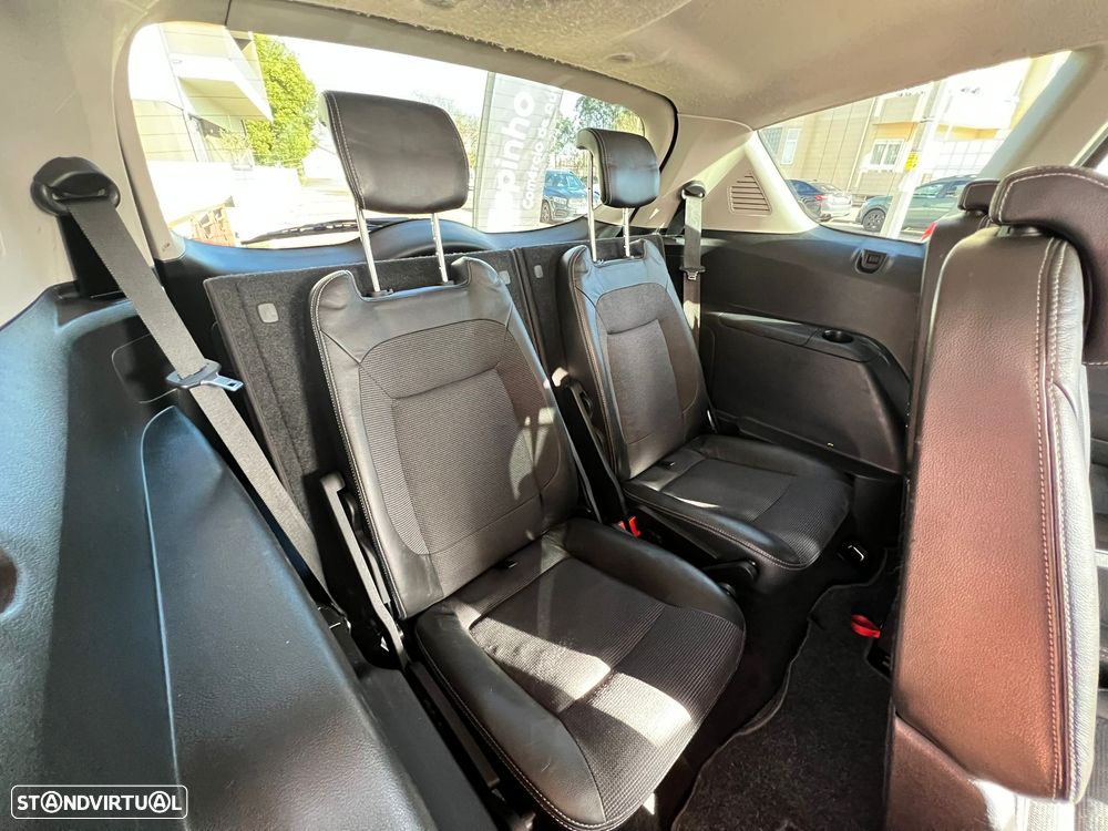 Ford S-Max 2.0 TDCi Titanium 7L - 8