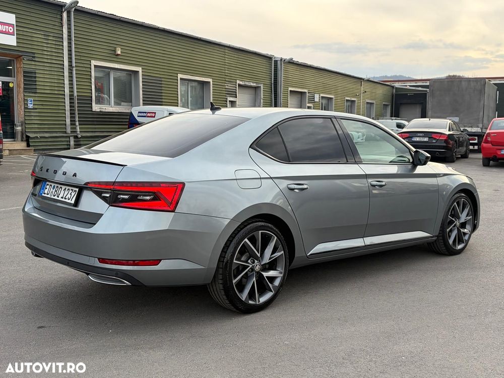 Skoda Superb 2.0 TDI DSG Sportline - 9