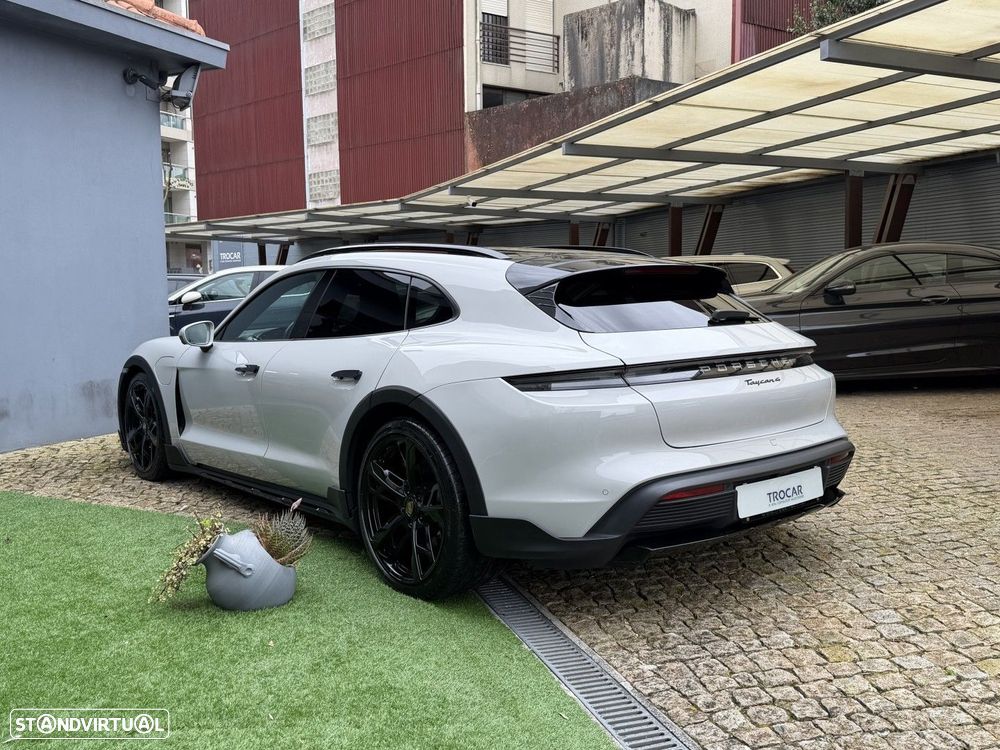 Porsche Taycan Cross Turismo 4 - 19