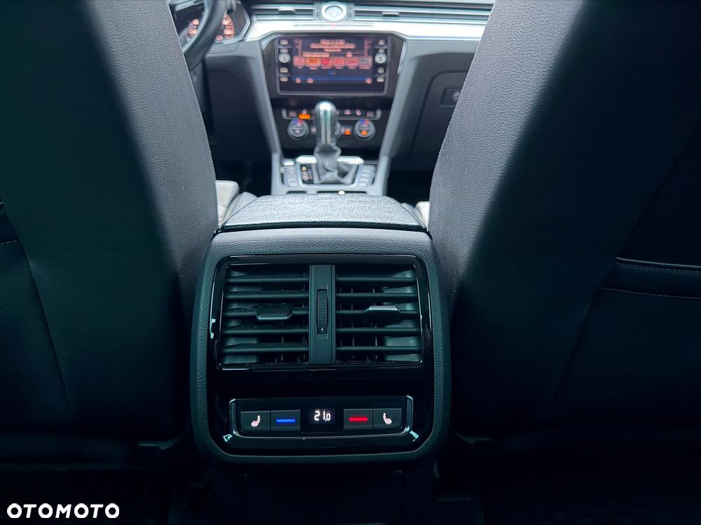 Volkswagen Passat 1.5 TSI EVO Highline DSG - 28