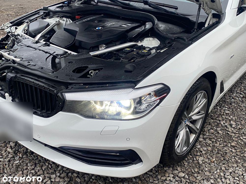 BMW Seria 5 530i xDrive Sport Line sport - 5