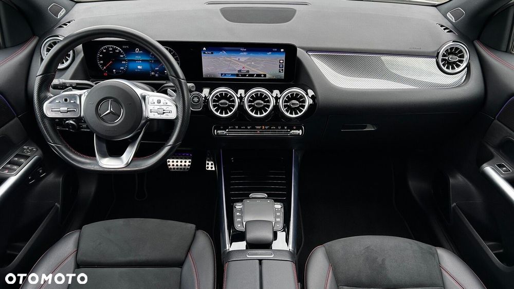 Mercedes-Benz GLA - 14
