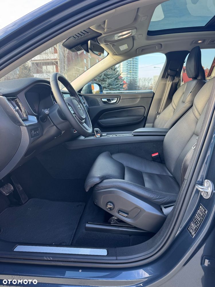 Volvo XC 60 T6 Plug-In Hybrid AWD Inscription - 12