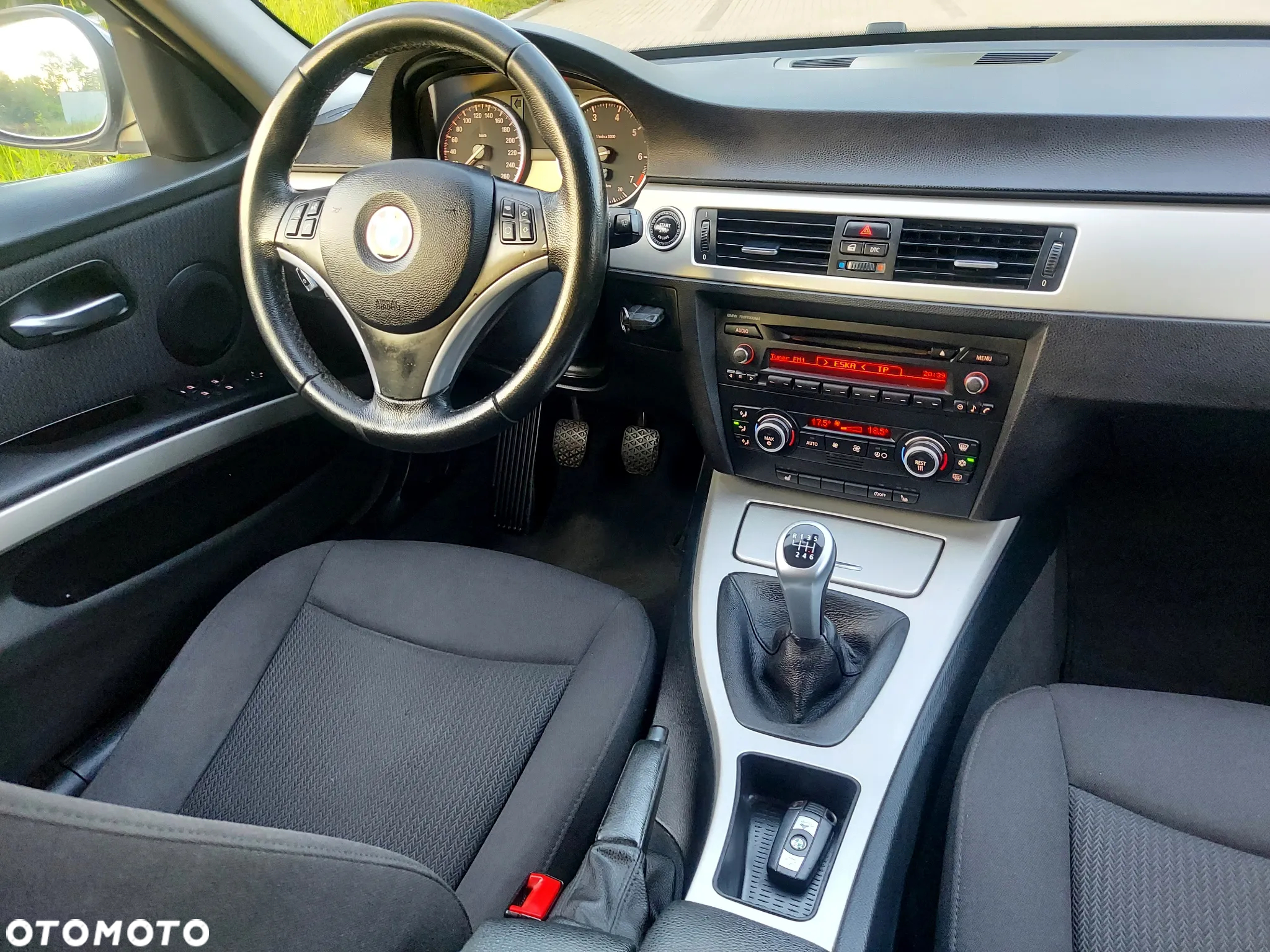 BMW Seria 3 318i - 29