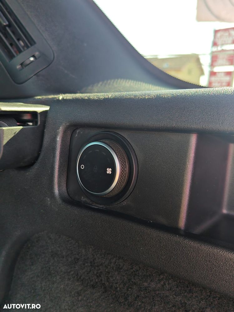 Land Rover Discovery Sport - 33