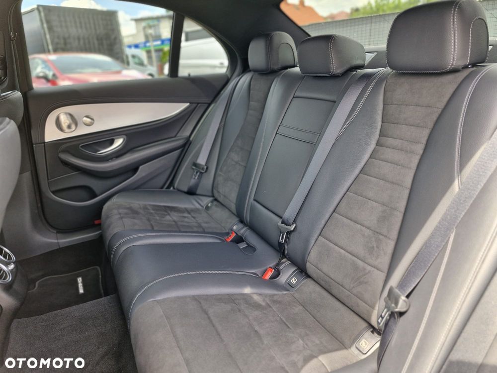 Mercedes-Benz Klasa E 220 d 4-Matic 9G-TRONIC - 14