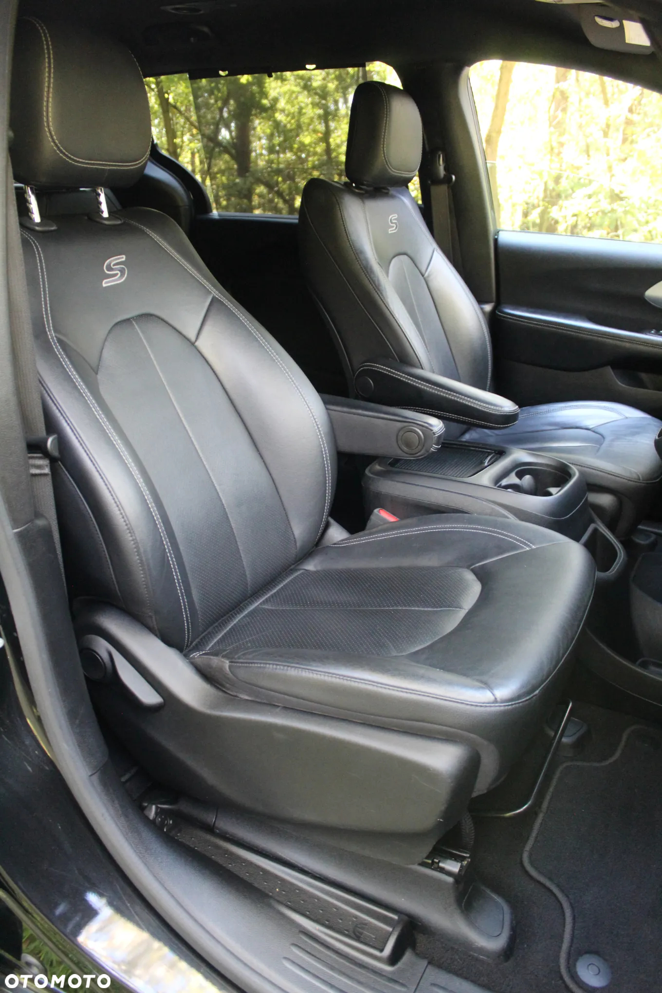 Chrysler Pacifica - 29