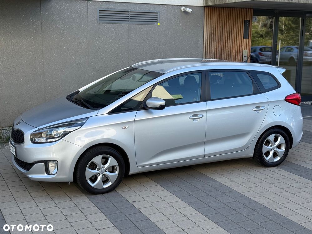 Kia Carens - 17