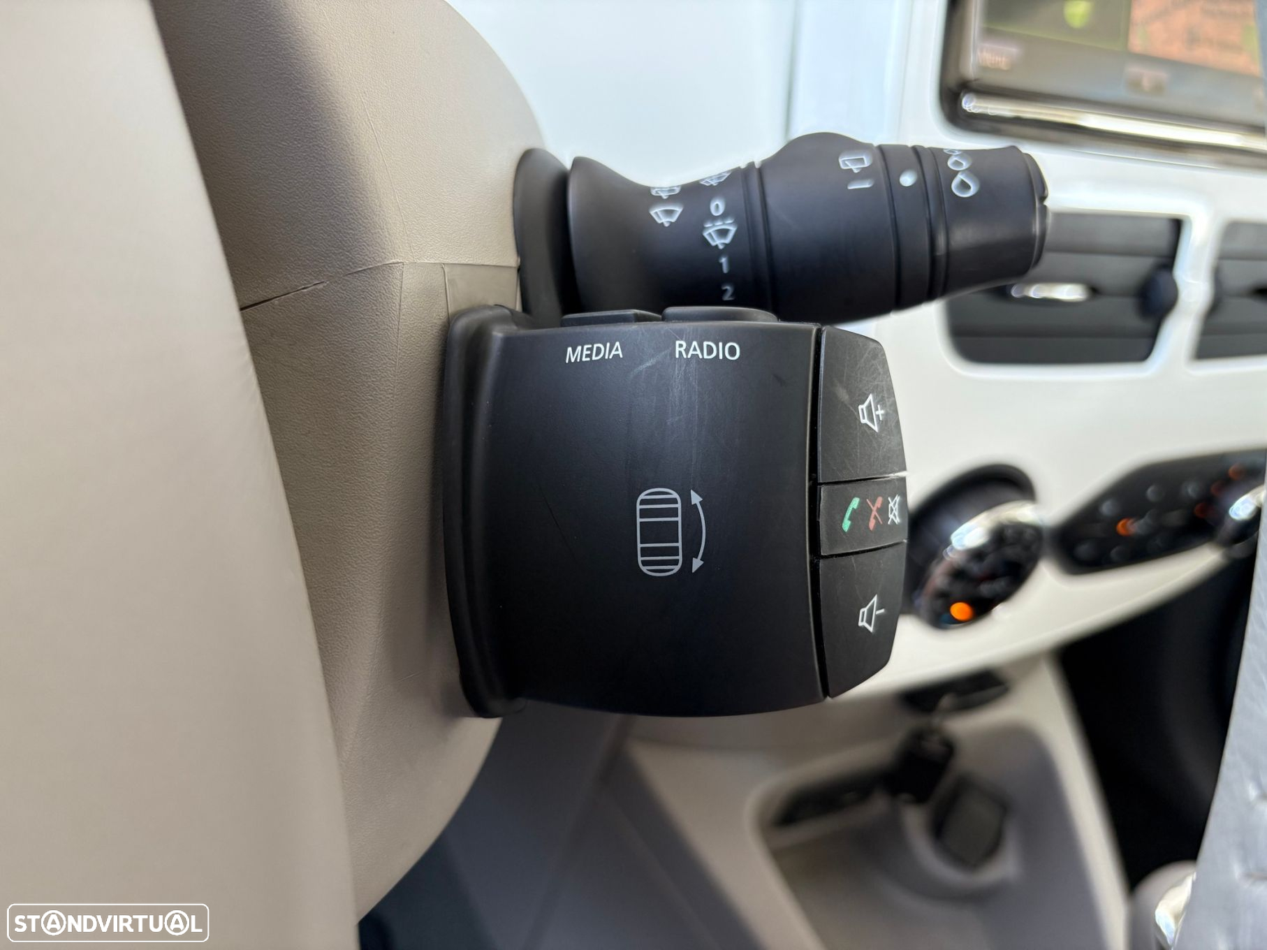 Renault Zoe (c/ Bateria) Life 40 Q90 - 16