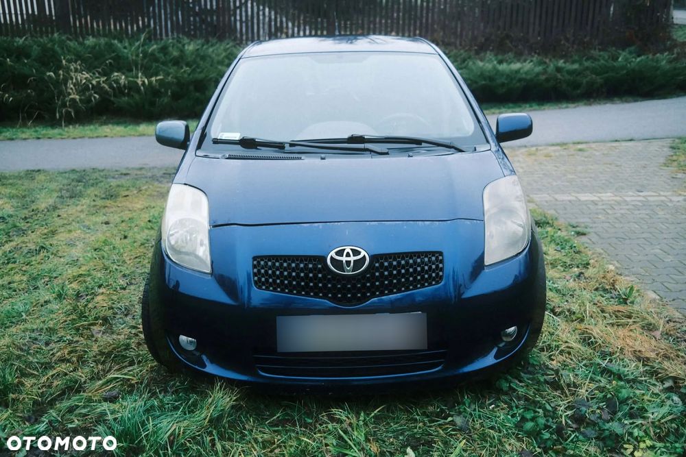 Toyota Yaris - 1