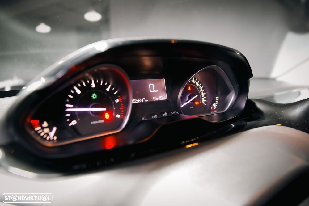 Peugeot 208 1.6 BlueHDi Style - 11
