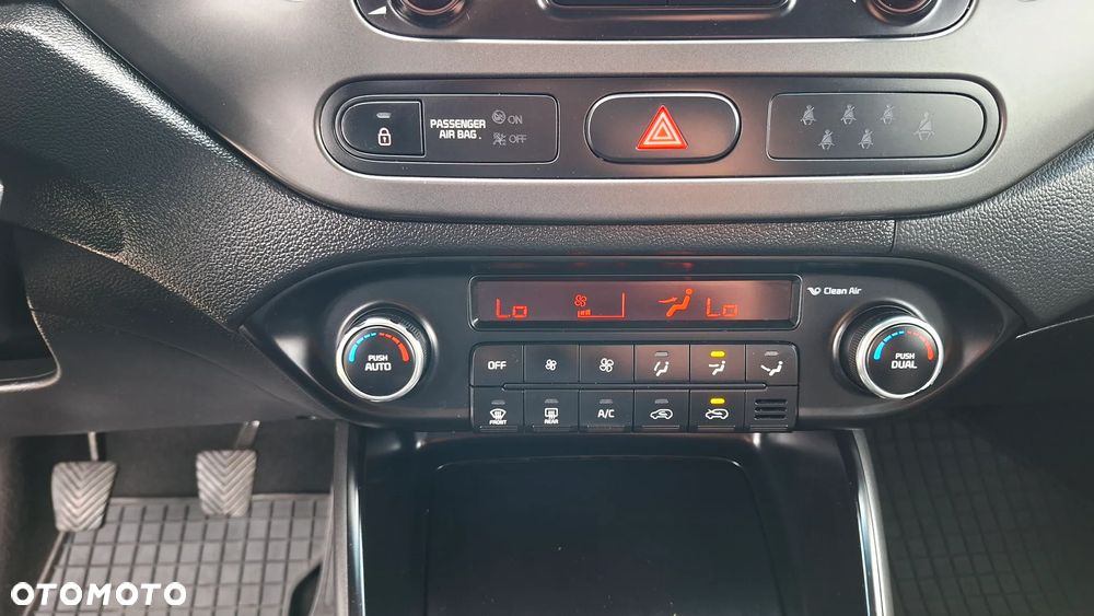 Kia Carens 1.7 CRDi Spirit - 37