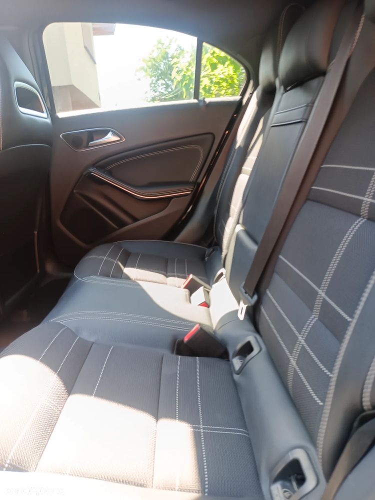 Mercedes-Benz Klasa A 200 CDI (BlueEFFICIENCY) 7G-DCT Urban - 11