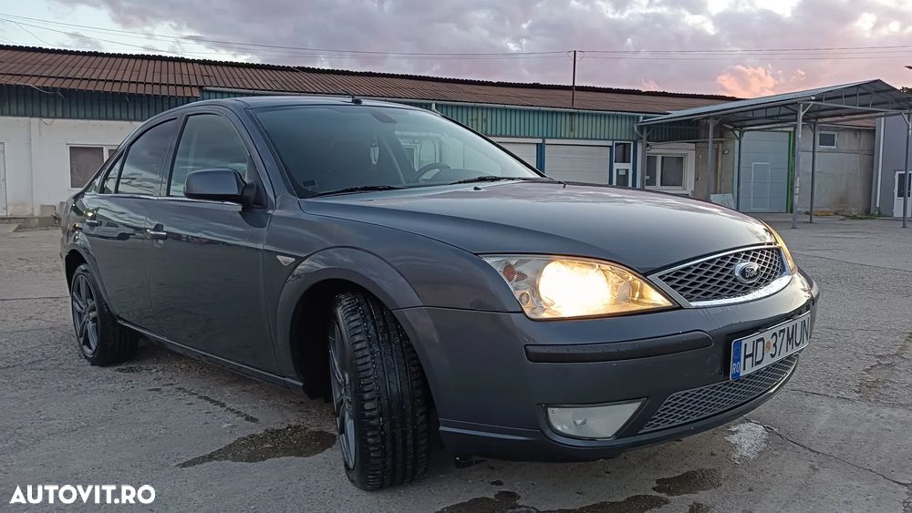 Ford Mondeo 2.0TDCi Ghia - 8