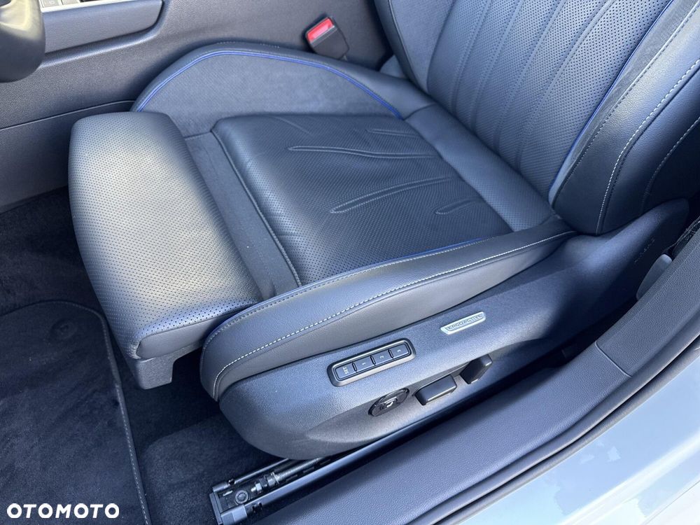 Volkswagen Passat - 13