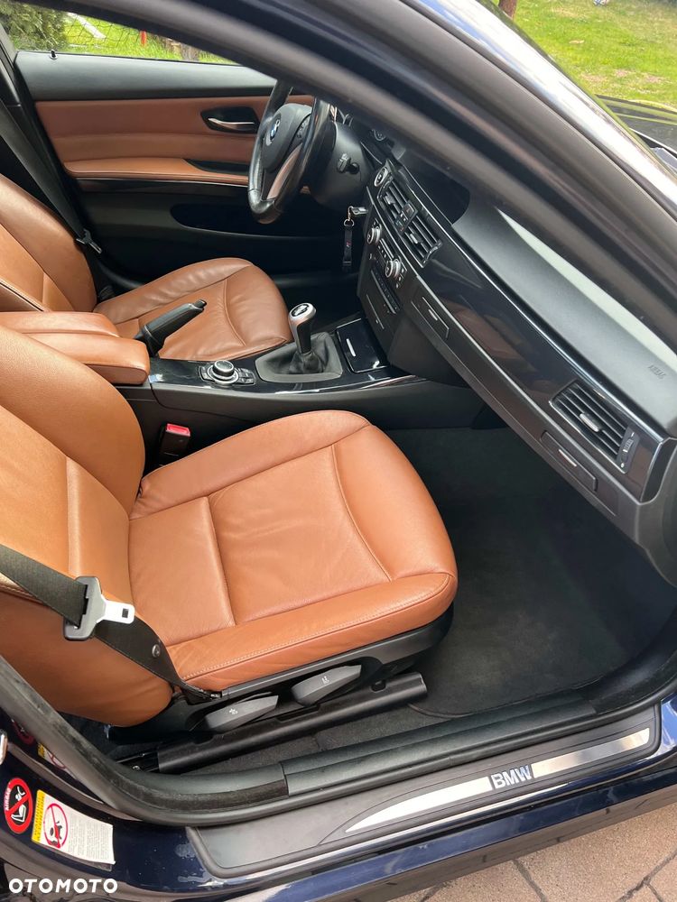 BMW Seria 3 320d DPF - 12