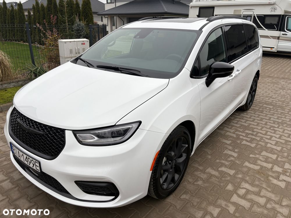 Chrysler Pacifica - 8