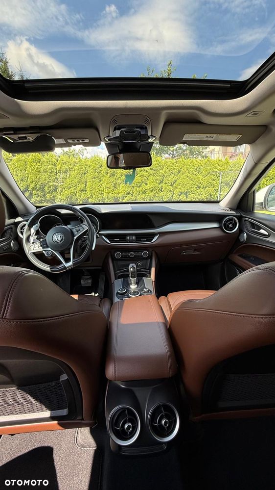 Alfa Romeo Stelvio 2.0 Turbo 16V AT8-Q4 Lusso Ti - 4