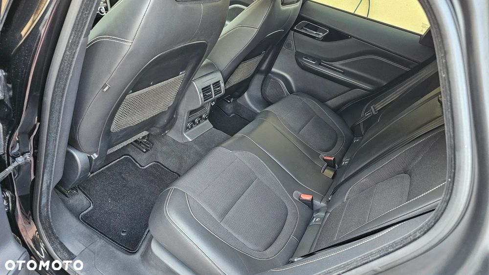 Jaguar F-Pace 30d AWD 300 Sport - 28