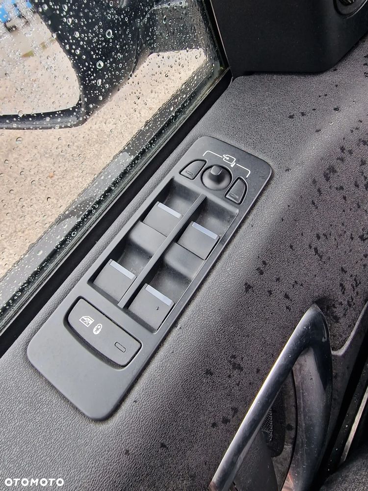 Land Rover Discovery Sport 2.0 TD4 HSE - 32